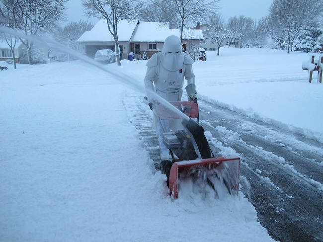 starwars-snow-trooper-irl-snowblowing