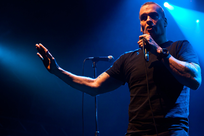 Henry Rollins Hosts All Star Concert Benefiting Drop In The Bucket