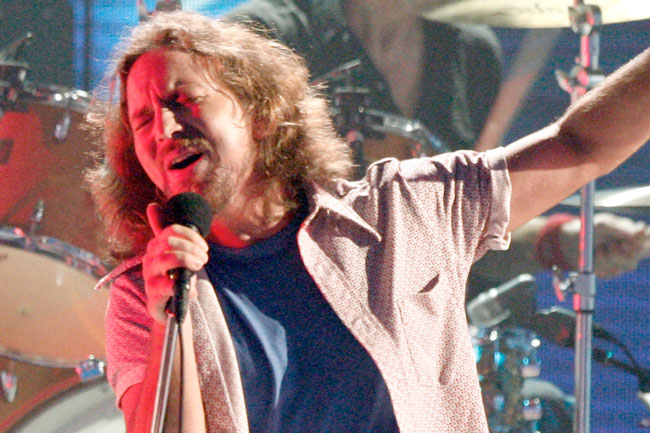 eddie-vedder-live-performances