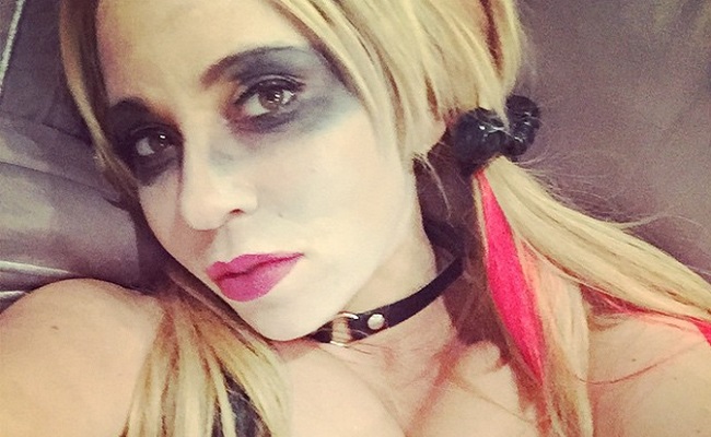 Harley Quinn Voice Actor Tara Strong Cosplayed As Harley Quinn