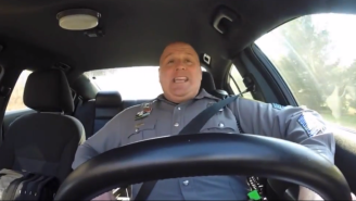 This Policeman Can’t Stop Himself From Singing Taylor Swift’s ‘Shake It Off’ While On Duty