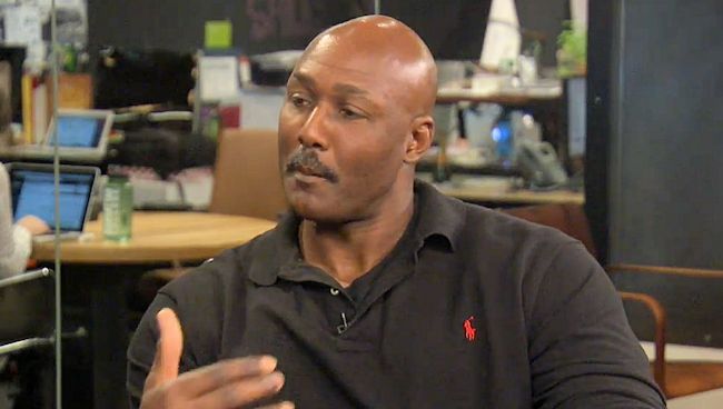 The Internet Had Some Jokes About Karl Malone's Flip Phone