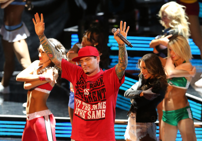 Vanilla Ice at the Slam Dunk Contest