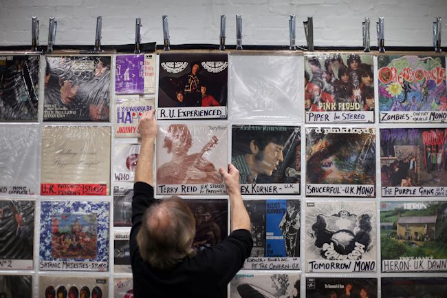 Vinyl Sales Surpassed The Money Made Off Of Free Streaming In 2015