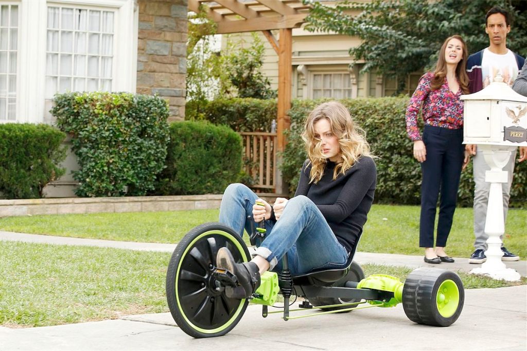 Season premiere review 'Ladders/Lawnmower Maintenance