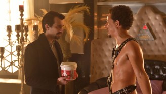 HitFix First Look: ‘Man Seeking Woman’ finale goes to the ends of the Earth