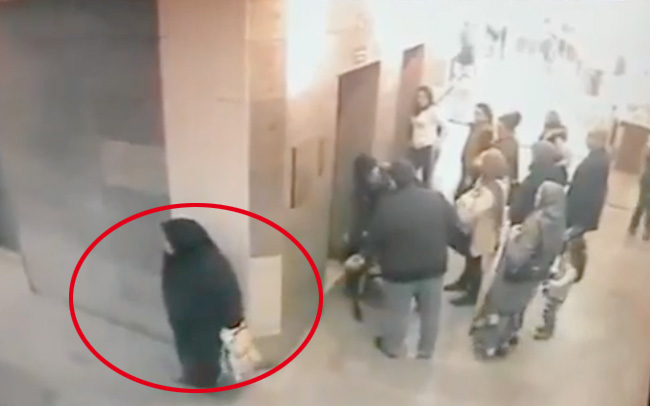 watch-this-woman-poop-right-on-the-floor-of-a-busy-turkish-hospital