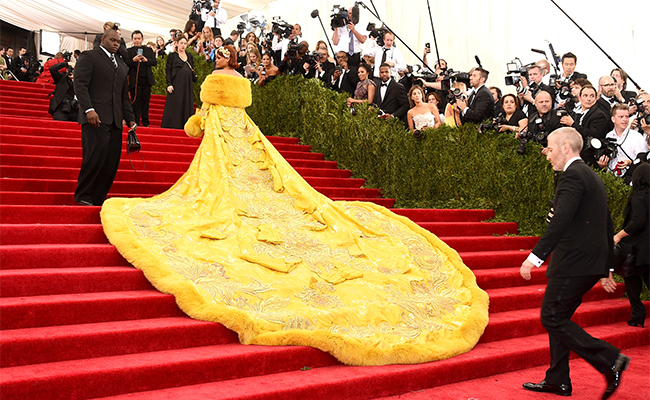 Rihanna in yellow 1