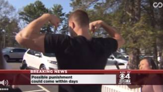PEAK GRONK: Watch Rob Gronkowski Flex In Response To Reporter’s Deflategate Questions
