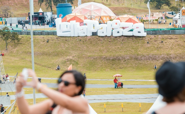 lollapalooza-2015-streaming-schedule