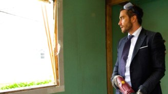 Jake Gyllenhaal Reaffirms Life With A Sledgehammer In The ‘Demolition’ Trailer