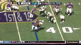 Adrian Peterson Shows He’s Still Got It With This Amazing Touchdown Run