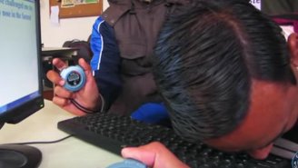 This Indian Man Set A New Guinness World Record For Nose Typing