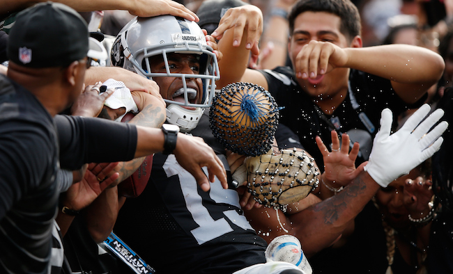 Taiwan Jones Breaks Multiple Tackles & Scores a TD!, Jets vs. Raiders