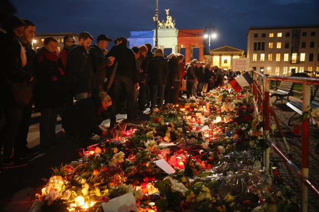 Global Reaction To Paris Terror Attacks