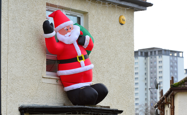 Suburbia Lights Up For Christmas