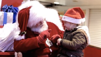 A Santa’s Savvy Interaction With A Hearing-Impaired Girl Will Melt Your Heart