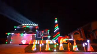 This Star Wars Lights Show Is The Christmas Display You’re Looking For