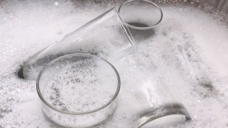 You’ll Never Trust Anyone Again After Reading What This Guy’s Roommate Did To His Glassware