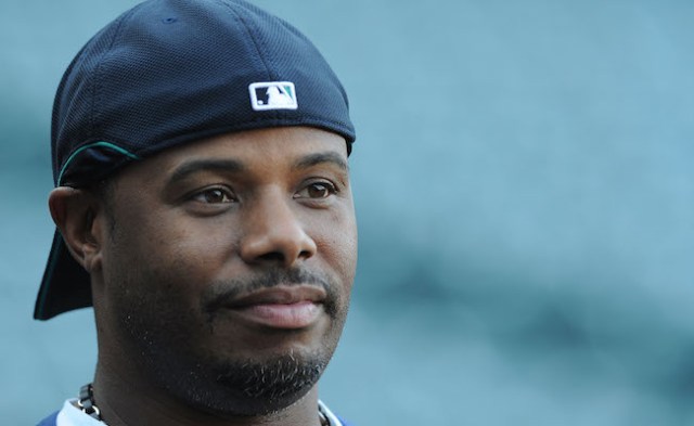 Hall of Fame Open to Backwards Cap on Griffey Plaque – SportsLogos