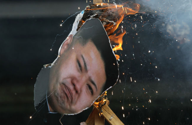 kim jong un burned in effigy