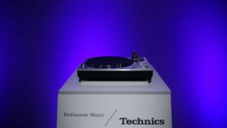 Vinyl And Turntables Are The Future Of Music At CES 2016