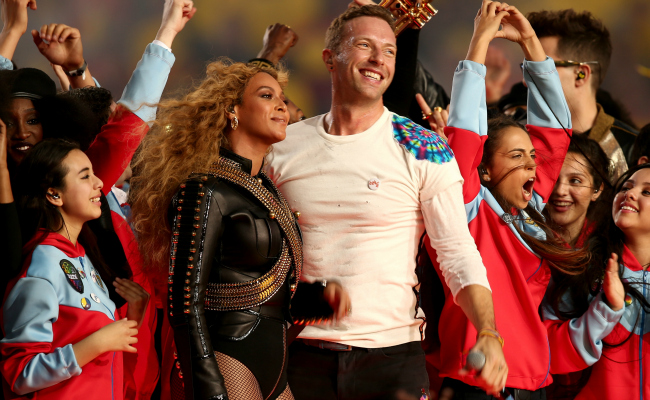 Review: It's Coldplay, Starring Beyoncé, at Super Bowl Halftime Show - The  New York Times