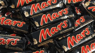 Watch Out For Plastic In Your Chocolate! Mars Just Recalled Products In 55 Countries