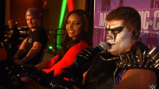 WWE’s Stardust And Stephen Amell Reignited Their Feud At Dallas Comic Con