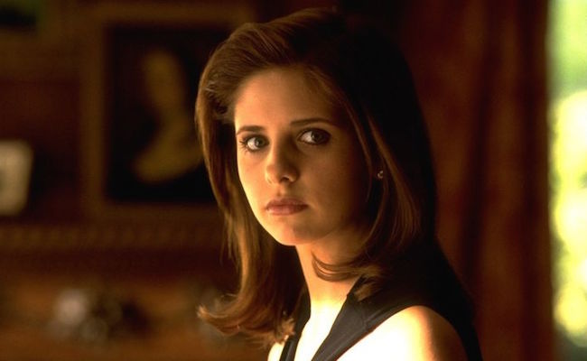 Sarah Michelle Gellar Goes Brunette for 'Cruel Intentions