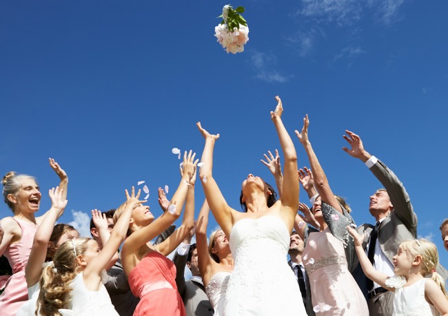 bouquet toss