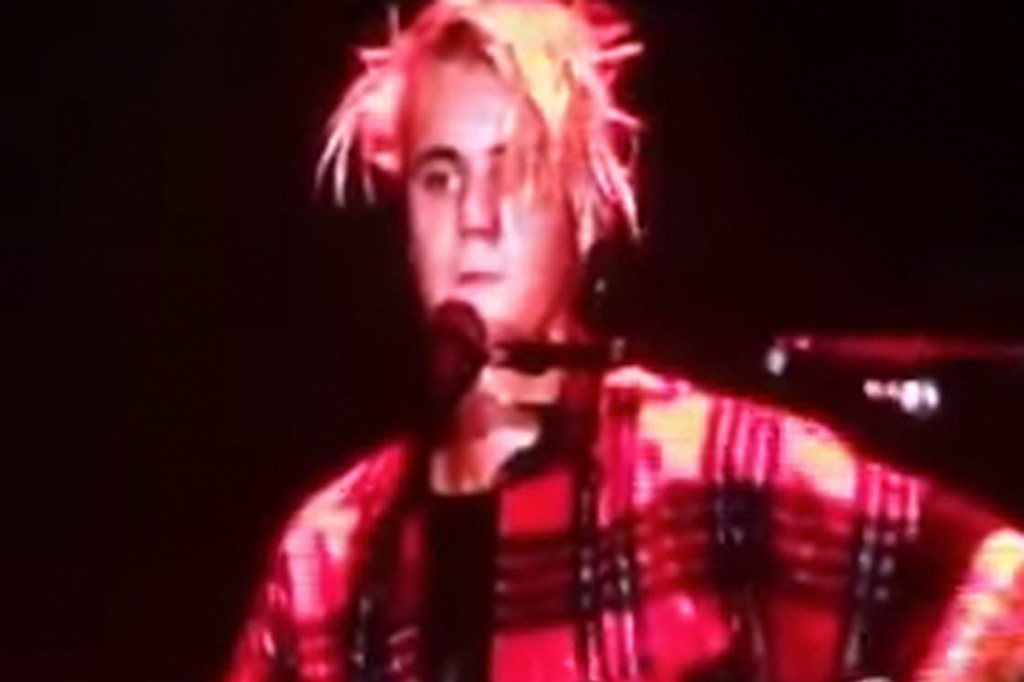 Outrage Watch Justin Bieber Channels Kurt Cobain Massive Eyerolls Ensue Outrage Watch Justin Bieber Channels Kurt Cobain Massive Eyerolls Ensue