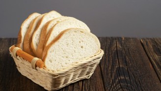 Throw Out Your White Bread! A New Study Links Carbs To Lung Cancer