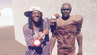 Flavor Flav Owns The O.J. Simpson Statue Featured In The Finale Of ‘The People vs. OJ Simpson’