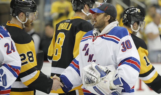 Henrik Lundqvist shakes off slap shot to the mask in Rangers