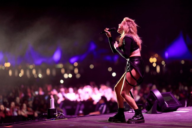 Best Coachella Photos 2016 - Ellie Goulding