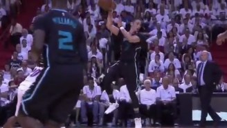 Jeremy Lin Faked Out The Cameraman With This Slick No-Look Dish To Marvin Williams