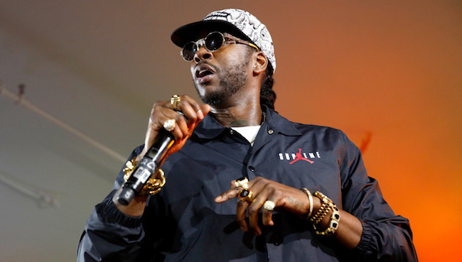2 Chainz Borrows An Iconic Snoop Dogg Line For 'Pocket Full Of Money'