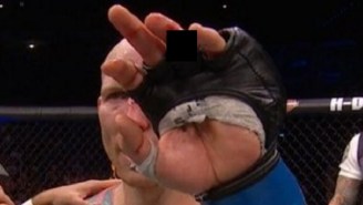 A UFC Fighter Had An Unforgettable Debut When His Finger Snapped In Half