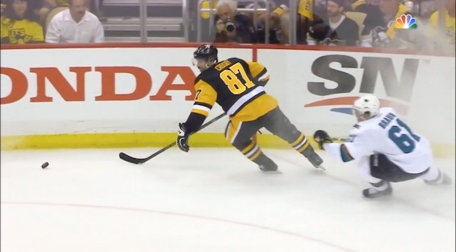 Sidney Crosby Sets Up Gorgeous Goal With This Incredible Backhand Pass