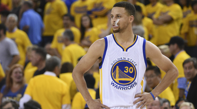 Why Stephen Curry wears a mouthguard and chews on it during