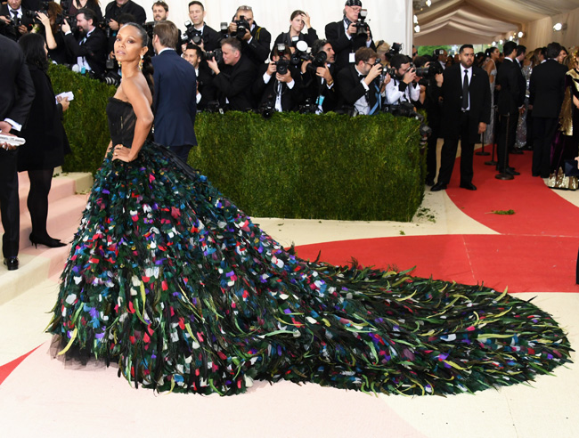 Zoe Saldana Met Gala 2016