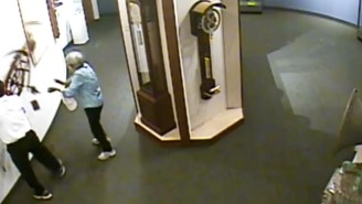 Watch This Genius Destroy A Rare Clock Because He Didn’t Follow Museum ‘No Touching’ Rules