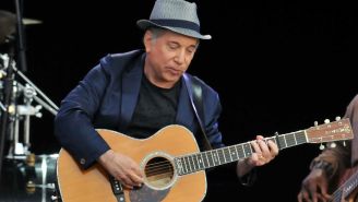 Watch Paul Simon Break The News Of Muhammad Ali’s Death While Performing ‘The Boxer’