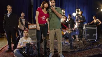 Review: Can Cameron Crowe recapture ‘Almost Famous’ magic with ‘Roadies’?