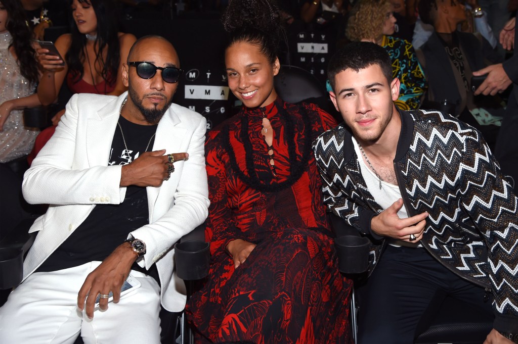 Swizz Beatz Defends Alicia Keys' Decision To Forego Makeup At The VMAs