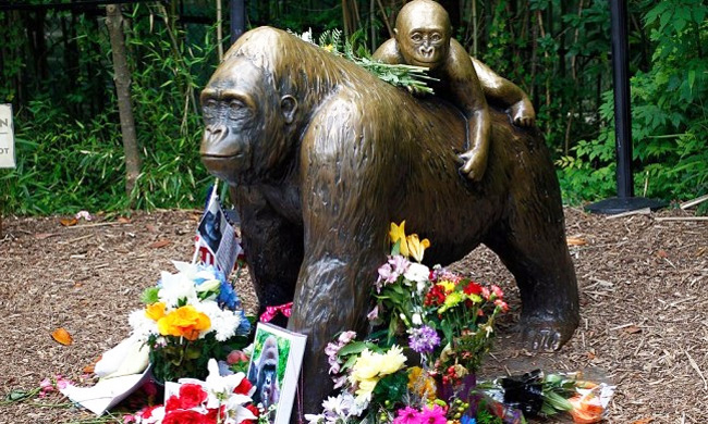 harambe-statue