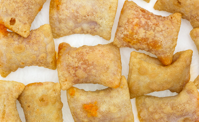 People Are Furious 40 Count Bags Of Totino S Pizza Rolls Contain 39