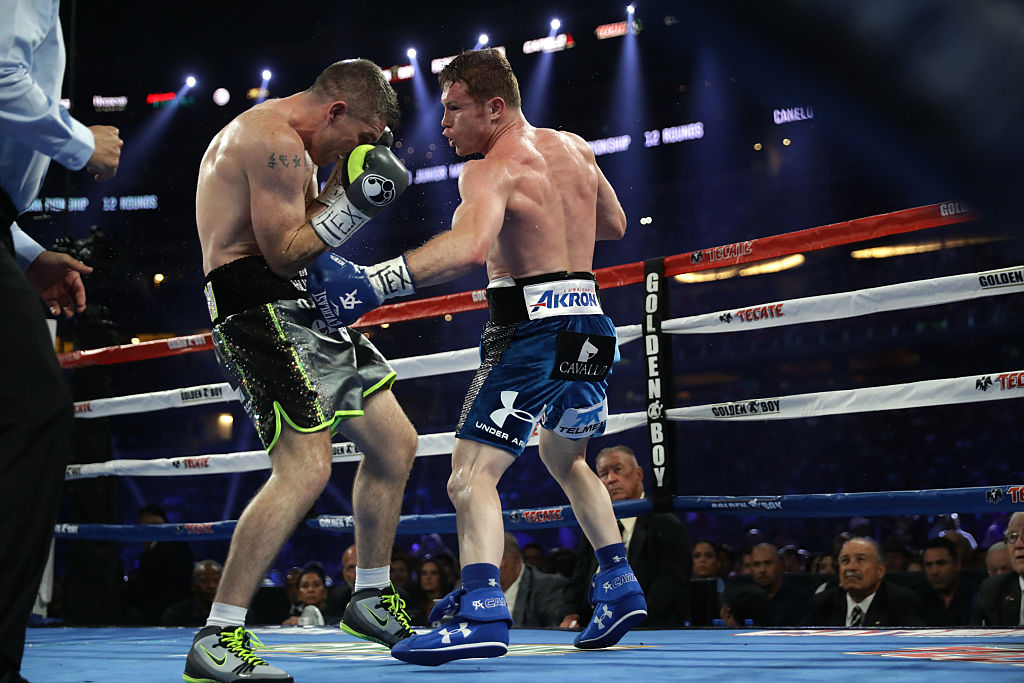 Canelo Alvarez Destroys Liam Smith With A Bodyshot Knockout