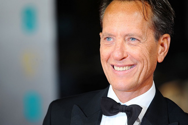 richard-e-grant_Getty LONDON, ENGLAND - FEBRUARY 16: Actor Richard E. Grant attends the EE British Academy Film Awards 2014 at The Royal Opera House on February 16, 2014 in London, England. (Photo by Anthony Harvey/Getty Images)